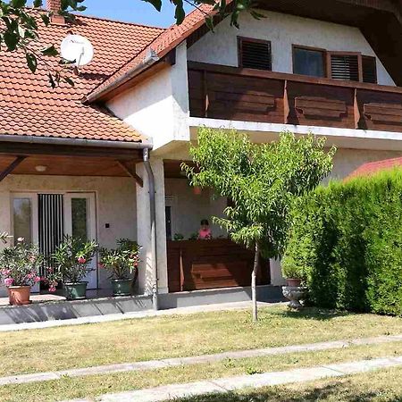 Sara Vendeghaz Apartment Balatonkeresztur Bagian luar foto