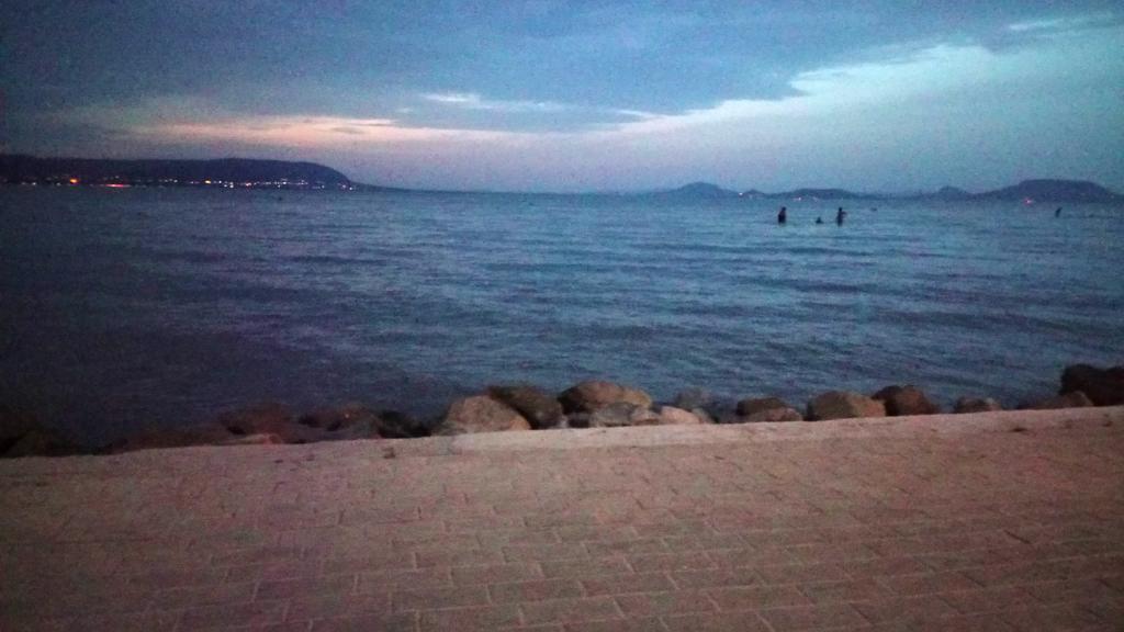 Sara Vendeghaz Apartment Balatonkeresztur Bagian luar foto
