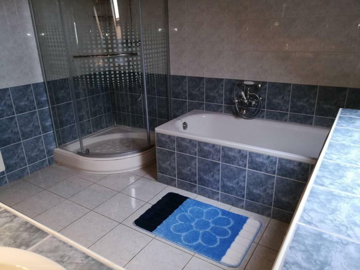 Sara Vendeghaz Apartment Balatonkeresztur Bagian luar foto
